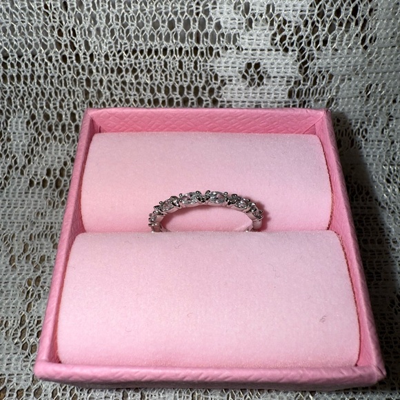 NWT Swarovski Marquise Zirconia Ring - Picture 3 of 11